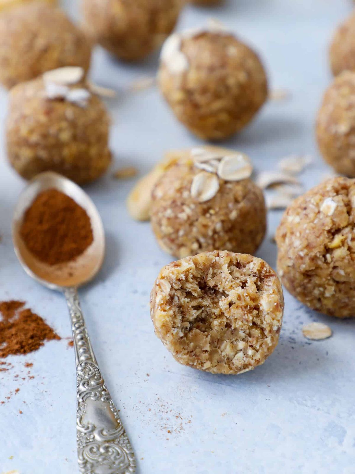 Apple Crisp Energy Bites for the Afternoon