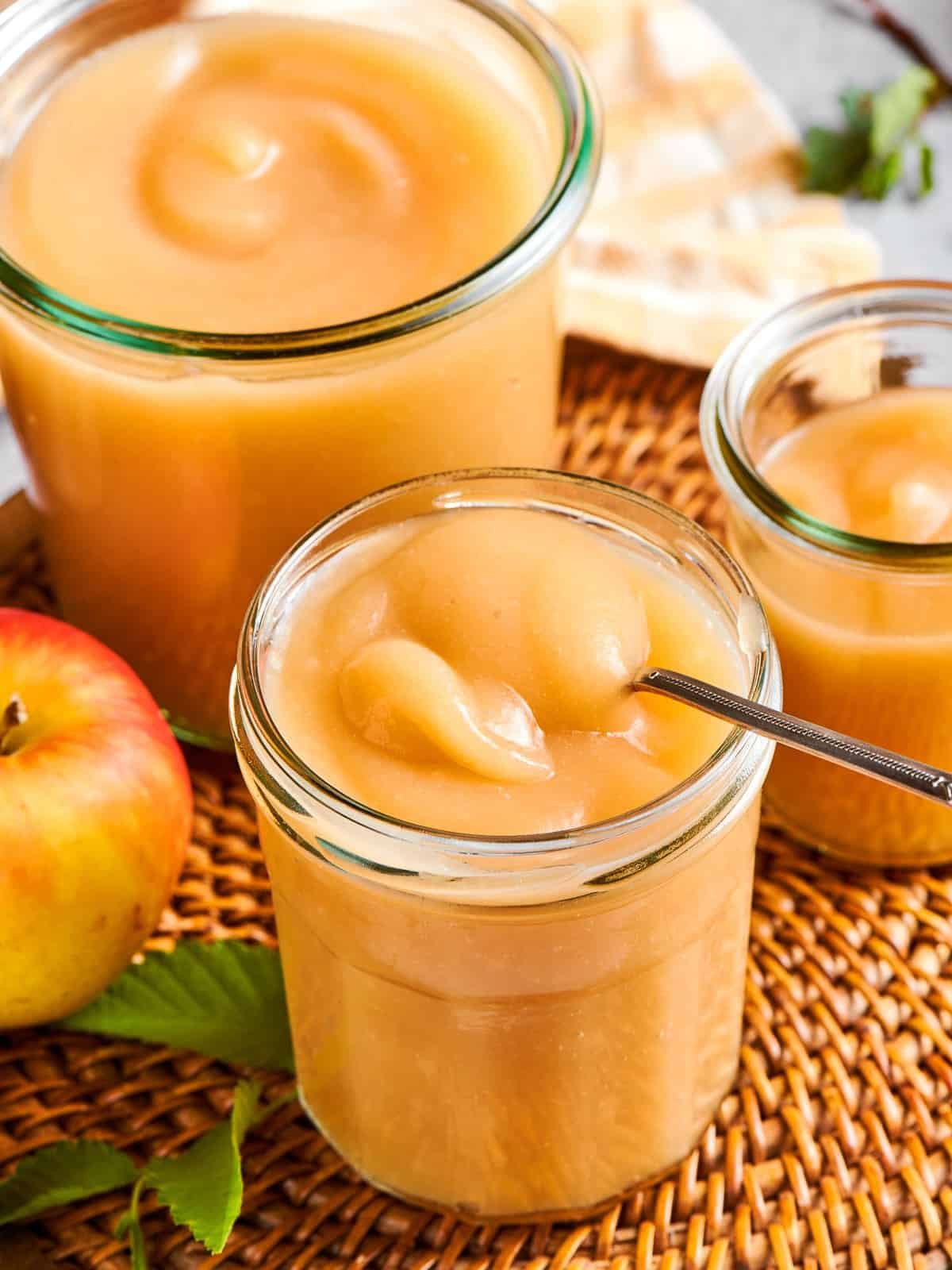 Applesauce – 2 ingredients! for Pouring