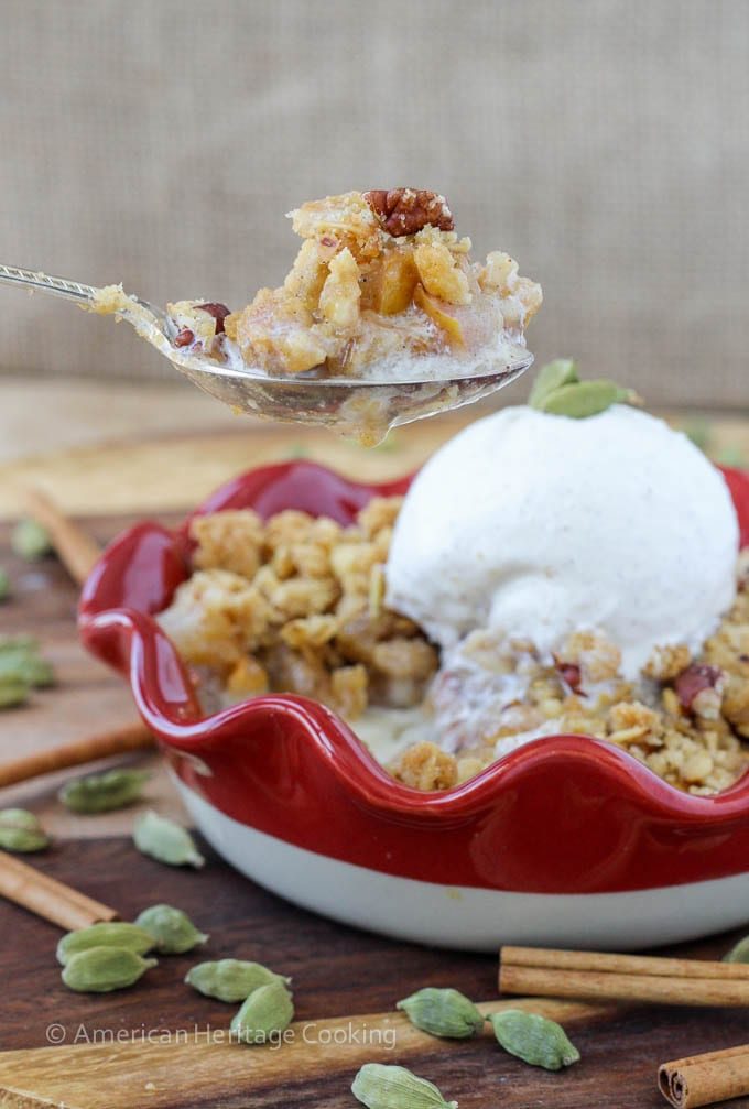 Cardamom Pear Crisp for the Dessert Plate