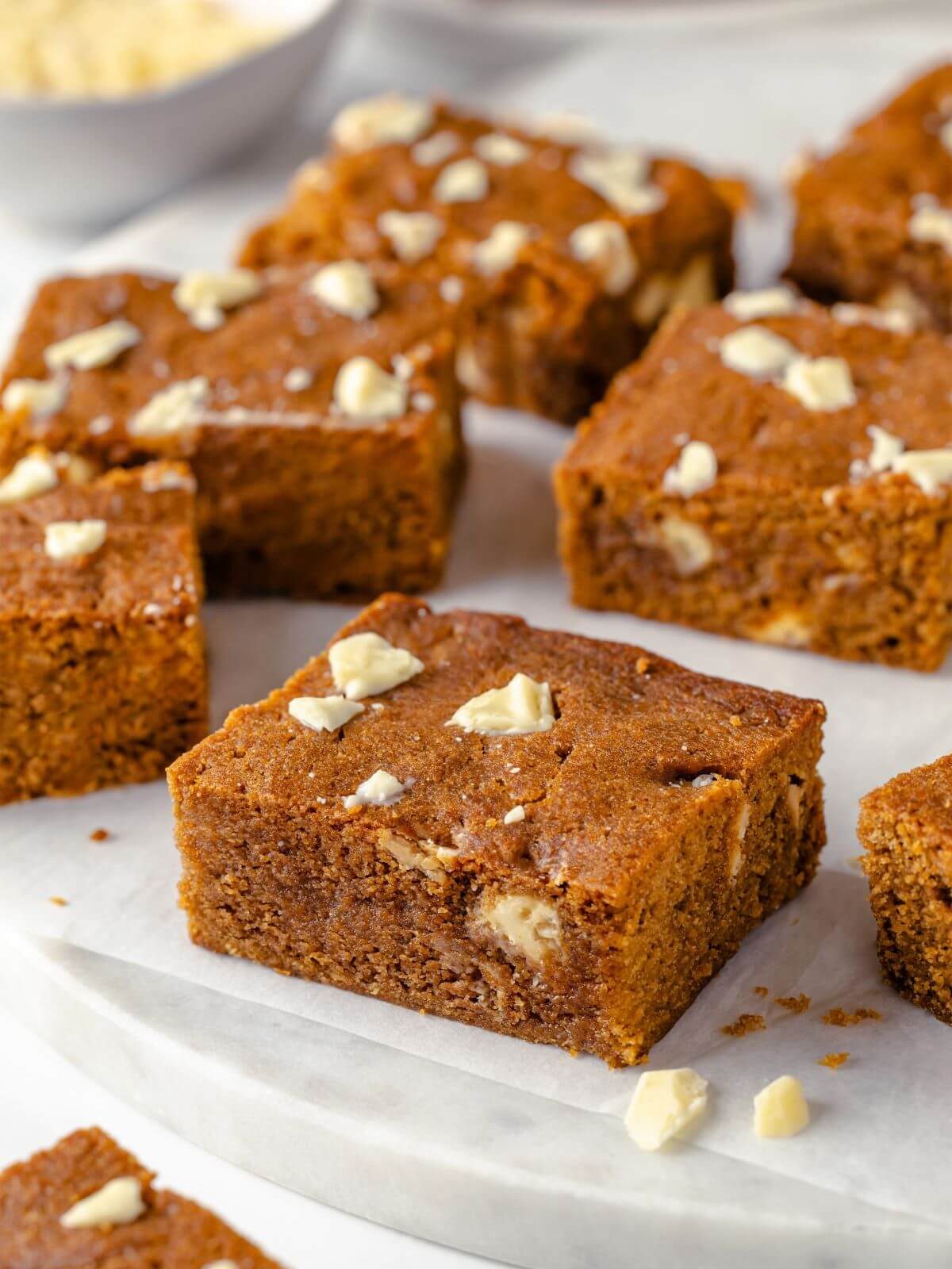 Gingerbread Blondies with a Steady Rise