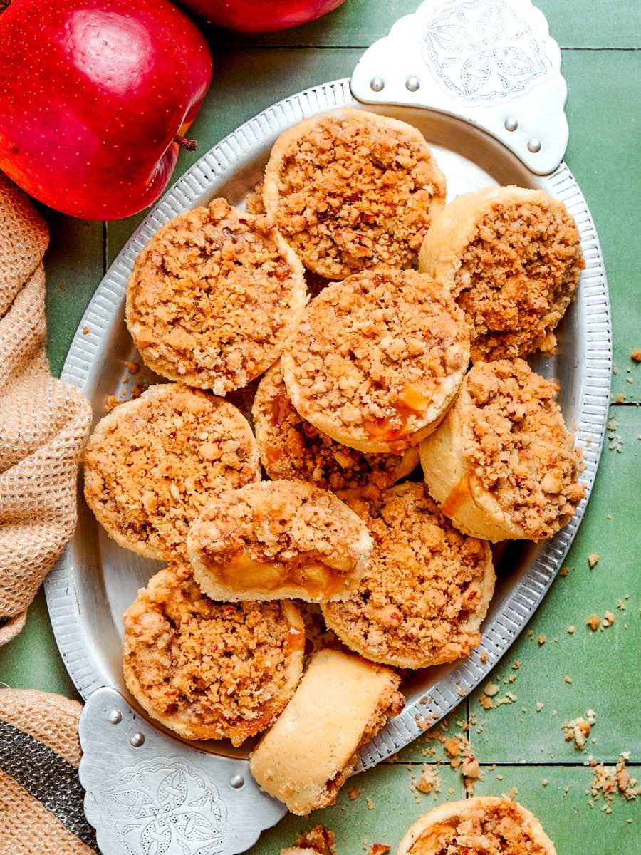 Mini Apple Pies in a Pastry Shell
