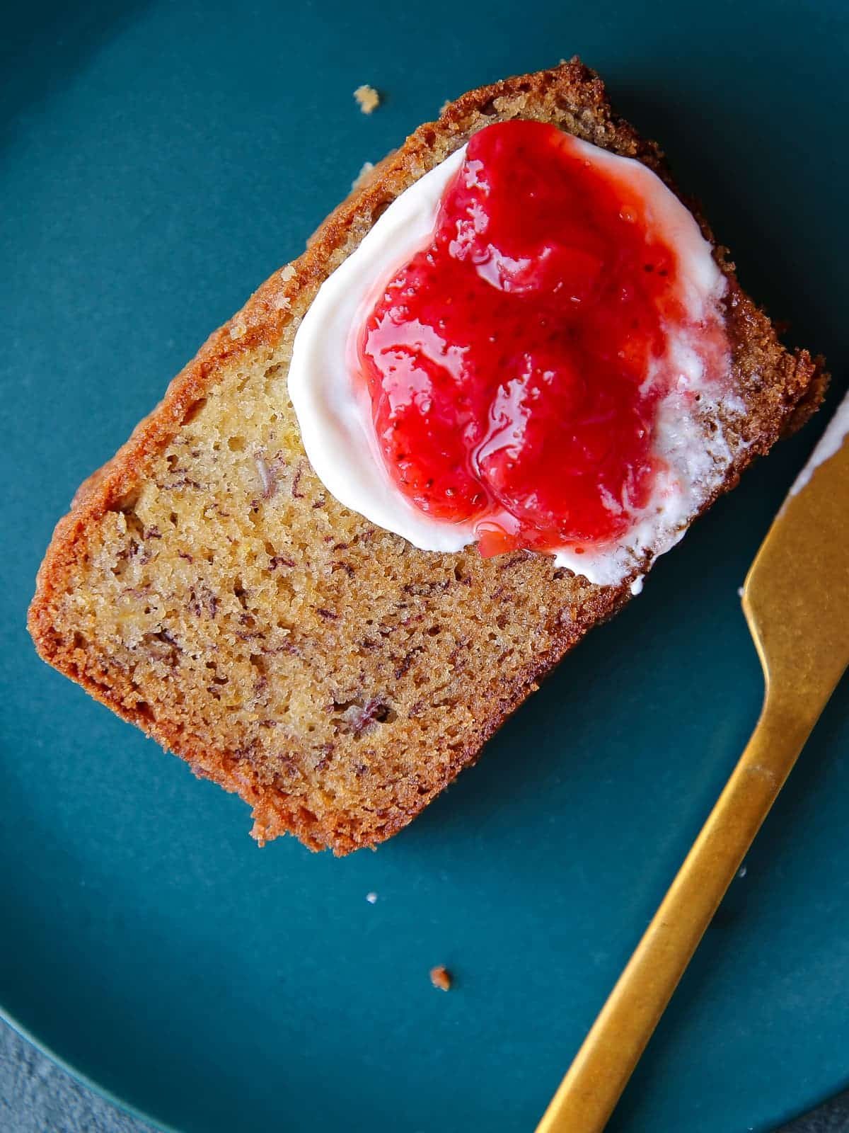 Moist Banana Bread with a Steady Rise