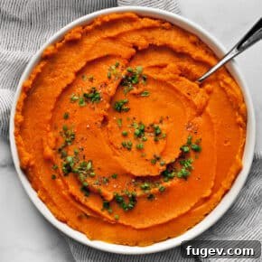 Mashed potatoes in a bowl.