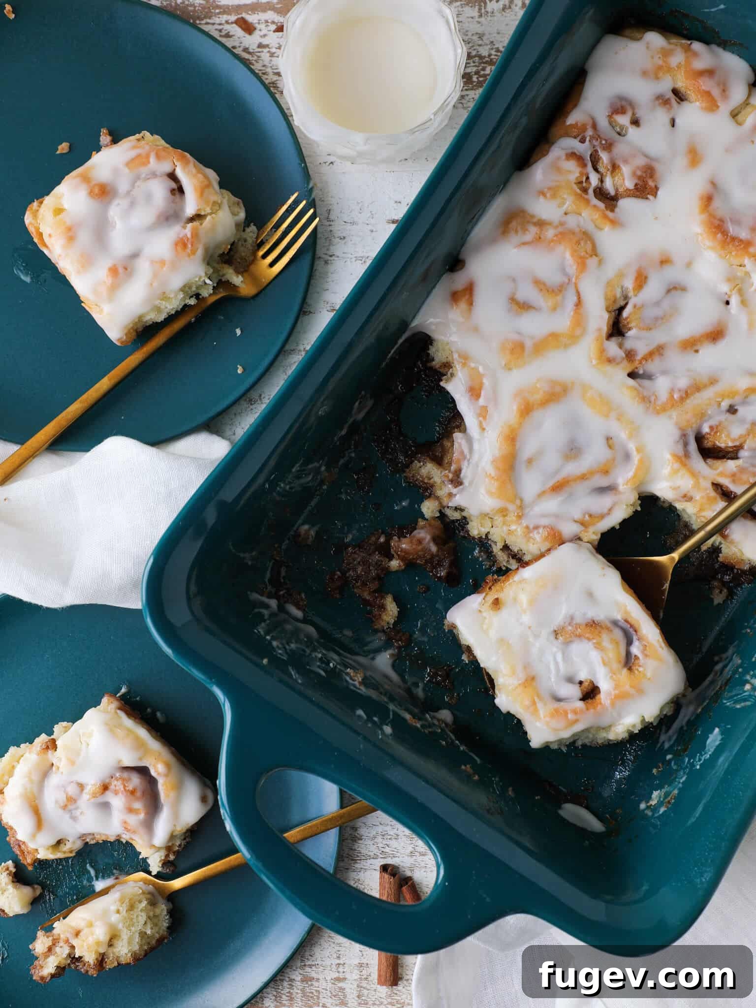 Irresistible Cinnamon Rolls with Tangy Cream Cheese Glaze 7 The Best Cinnamon Rolls tablescape