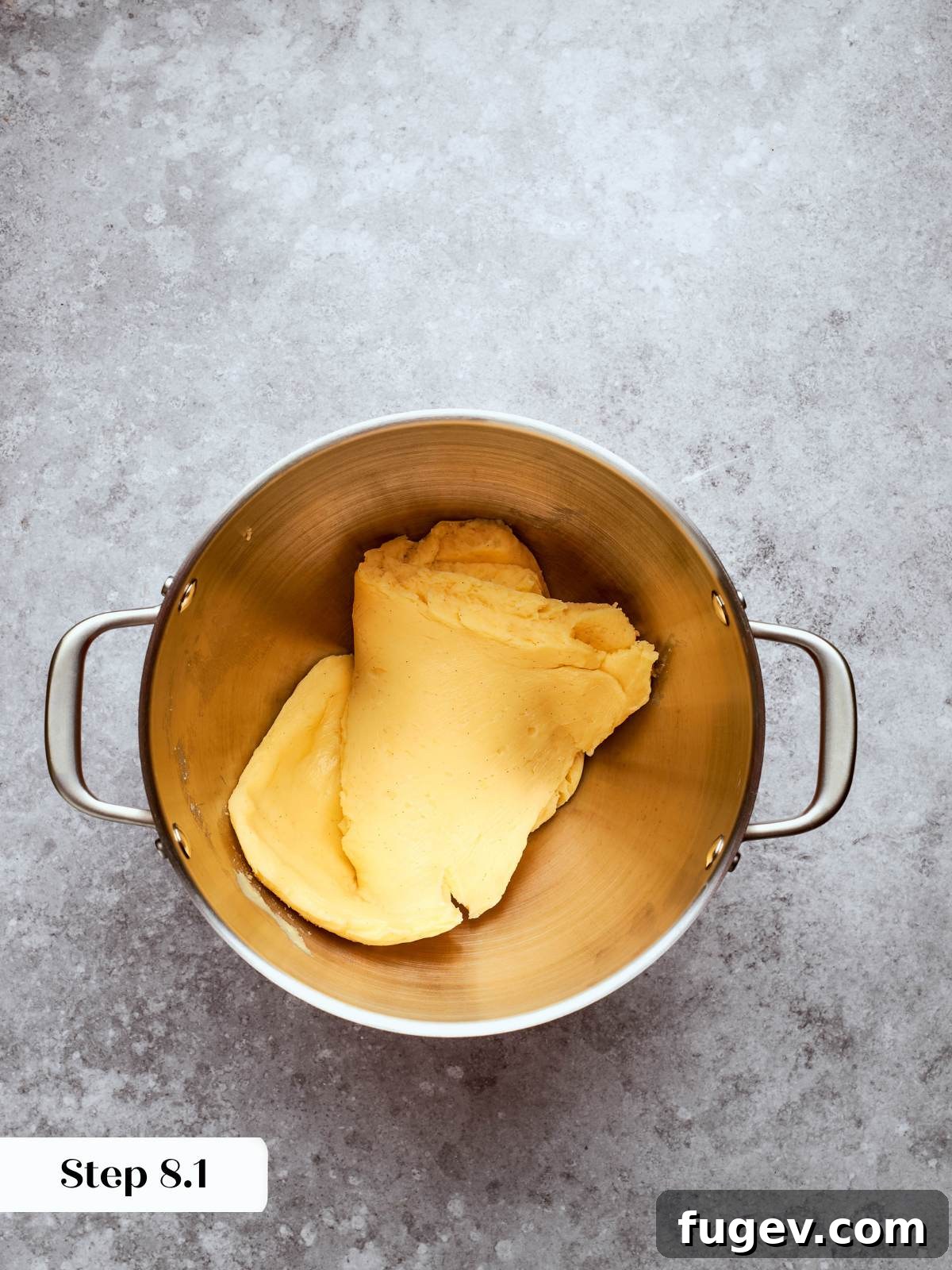 Sweet Cream Clouds 28 Set pastry cream in bowl for refreshing, showing its firm, cold state.